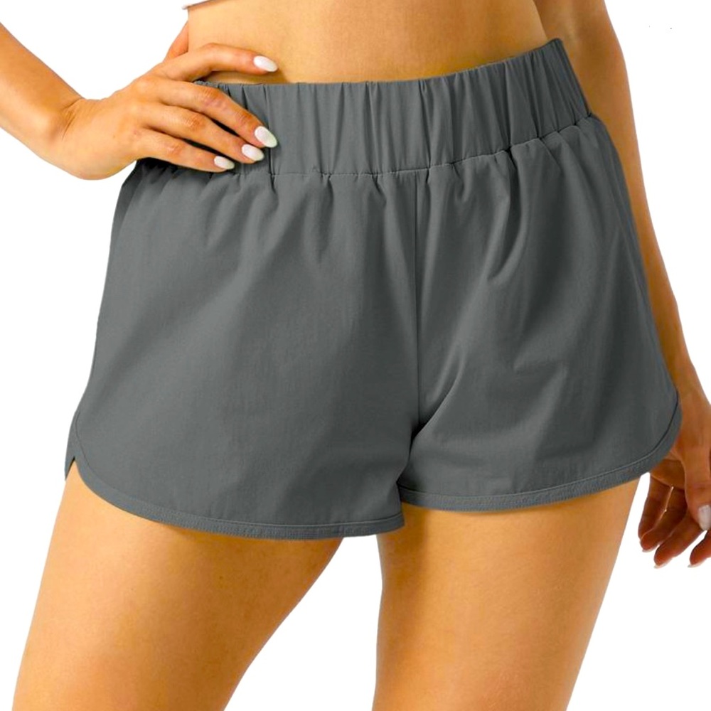 HALARA high waisted shorts (Color: Poppy Seed)